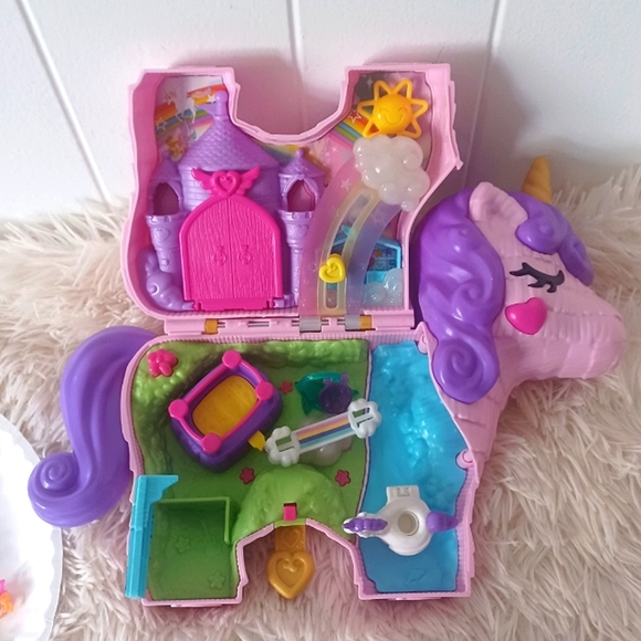 Polly Pocket Pinata Unicorn Party Set - Picture 4 of 8